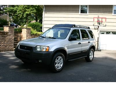 Escape xlt 4x4 one owner warranty