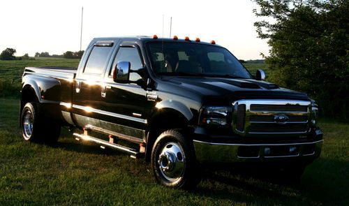 2006 Ford F-350 Lariat Crew Cab Long Box Dually 4x4 Super Duty 6.0 Liter Diesel, image 3