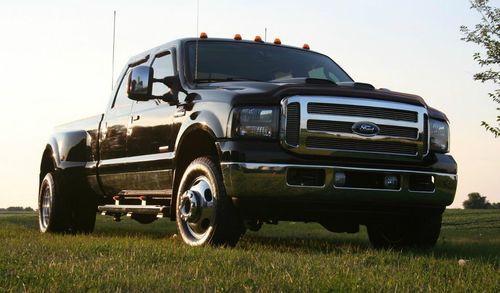 2006 Ford F-350 Lariat Crew Cab Long Box Dually 4x4 Super Duty 6.0 Liter Diesel, image 4