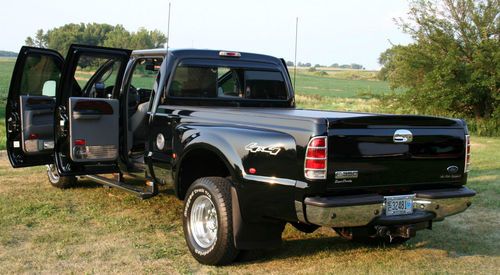 2006 Ford F-350 Lariat Crew Cab Long Box Dually 4x4 Super Duty 6.0 Liter Diesel, image 9