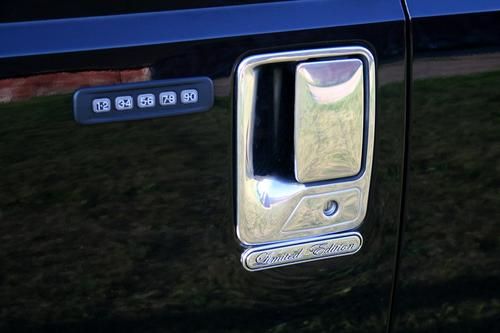 2006 Ford F-350 Lariat Crew Cab Long Box Dually 4x4 Super Duty 6.0 Liter Diesel, image 16