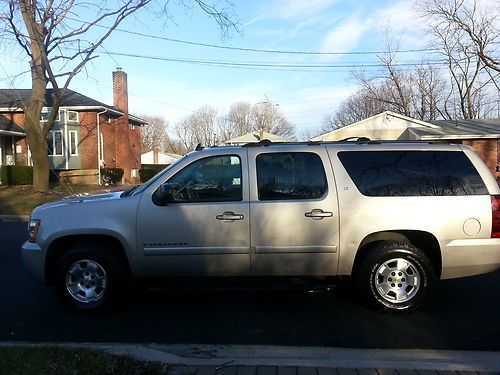 2007 chevrolet suburban 1500 lt sport utility 4x4 4-door 5.3l