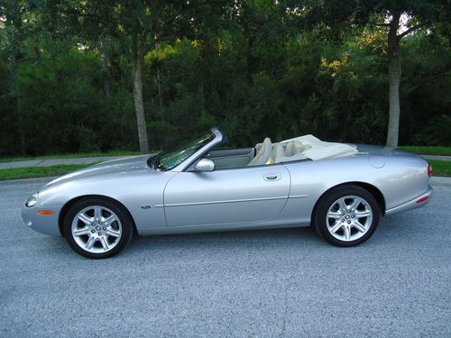 Classic 2000 jaguar xk8 convertible