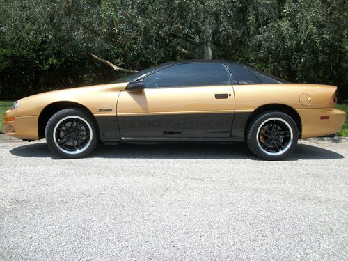 Z28 camaro 1998 , low milage ,ls1