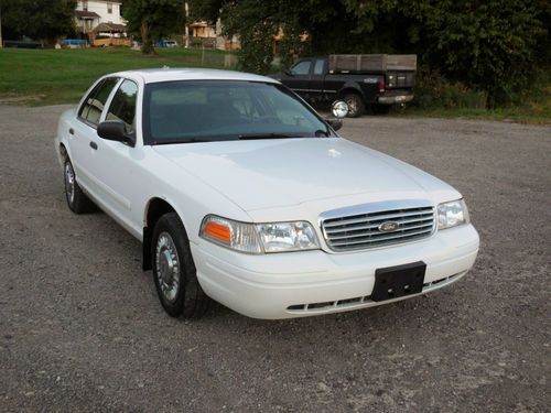 2001 ford p-71 police interceptor...excellent condition...fully-optioned!!!!