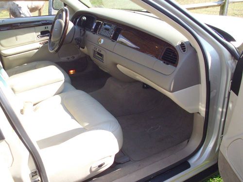 2002 Lincoln Town Car Cartier L Sedan 4-Door 4.6L, image 6