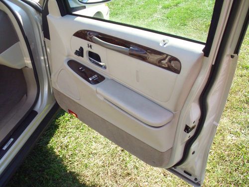 2002 Lincoln Town Car Cartier L Sedan 4-Door 4.6L, image 8