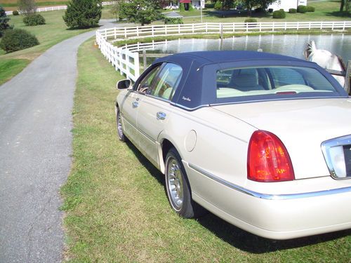 2002 Lincoln Town Car Cartier L Sedan 4-Door 4.6L, image 15
