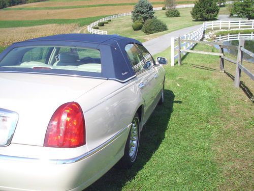 2002 Lincoln Town Car Cartier L Sedan 4-Door 4.6L, image 16