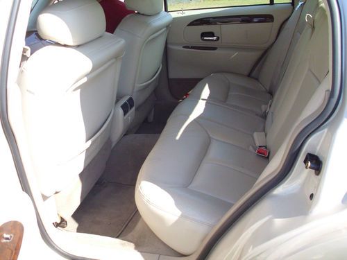 2002 Lincoln Town Car Cartier L Sedan 4-Door 4.6L, image 20