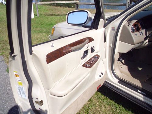 2002 Lincoln Town Car Cartier L Sedan 4-Door 4.6L, image 22