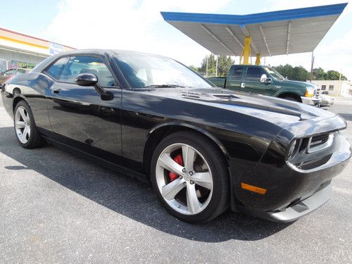 2010 dodge challenger srt8 coupe 2-door 6.1l