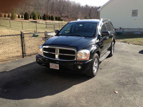 2004 dodge durango-limited leather,heated seats,moonroof,dvd, awd,hemi, 3rd row