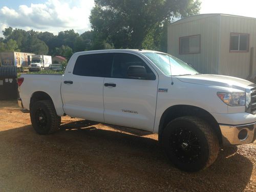 2012 toyota tundra crewmax pickup 4-door 5.7l 4x4 36k miles 20" xd wheels