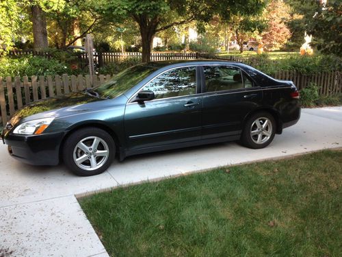 2004 honda accord ex, low mileage, 4 door