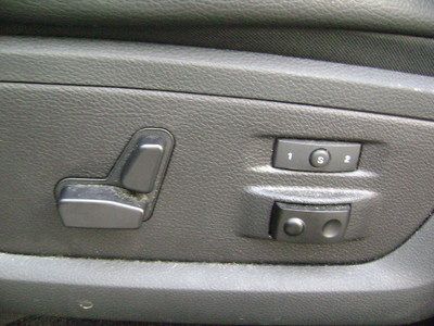 2013 DODGE RAM CREW CAB 2500 LARAMIE SRW 6 SPD MANUAL LEATHER SPRAYIN LINER NAV, image 33