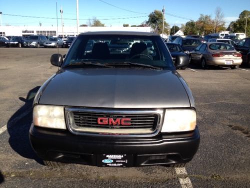 1998 gmc sonoma reg. cab (manual)  * we accept trades*