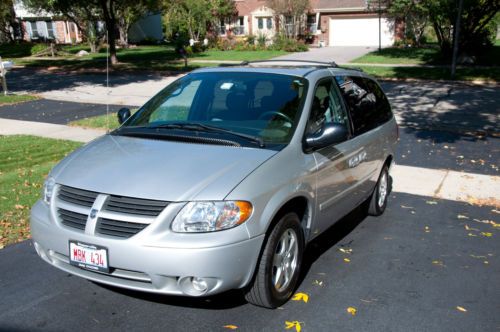 2005 dodge grand caravan sxt mini passenger van 4-door 3.8l