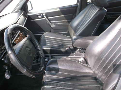 1991 Mercedes 190E, NO RESERVE, image 3