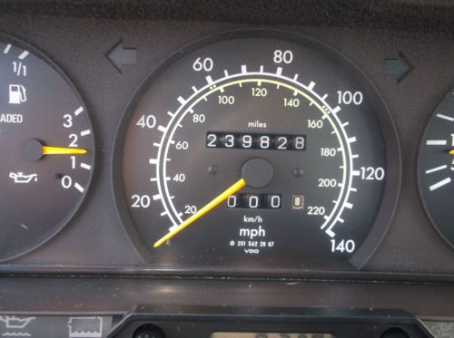 1991 Mercedes 190E, NO RESERVE, image 4