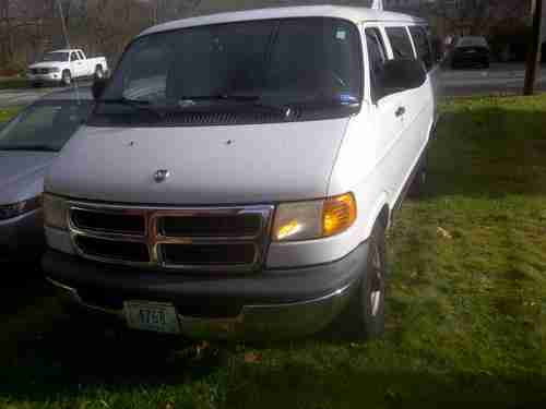 2002 Dodge Ram Van 3500 15 Passenger Van, image 3