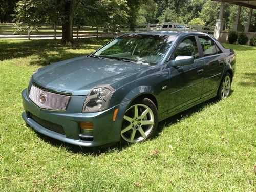 Cadillac cts-v 2005 hot rod  v8 6-speed loaded leather nav sun roof heated seats