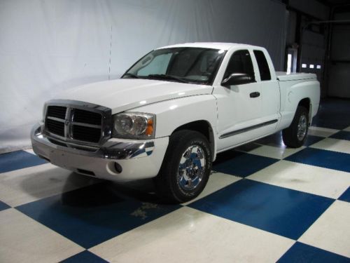 05 dodge dakota laramie ext-cab 2wd...3.7l v6