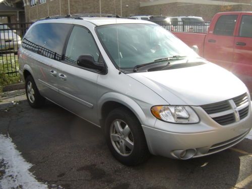 2005 dodge grand caravan sxt full power , stow &amp; go only 79k i owner no accident