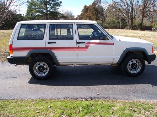 98 jeep cherokee 4x4 4wd low miles 53k fleet kept no rust drive it home