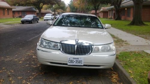 1999 Lincoln Town Car Cartier Sedan 4-Door 4.6L, image 2