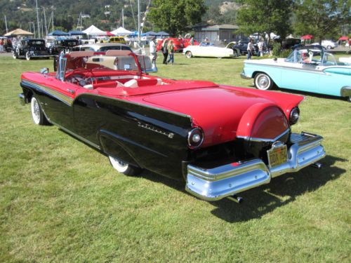 1957 Ford Fairlane 500 Sunliner, image 3