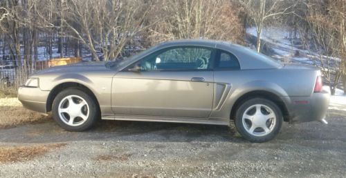 2002 ford mustang base coupe 2-door 3.8l