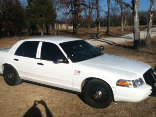 2006 ford crown victoria police interceptor sedan 4-door 4.6l