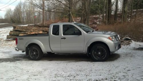 2012 nissan frontier sv 4x4 king w/ options, practically new