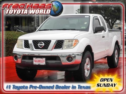 White 6.0 4wd extended cab power windows auto