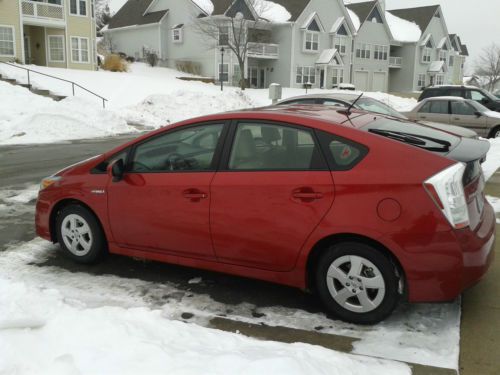 2011 toyota prius base hatchback 4-door 1.8l, leather seats