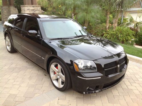 2006 dodge magnum srt8 wagon 4-door 6.1l