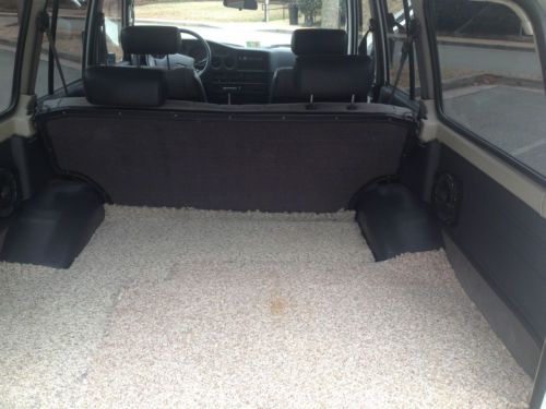 White 1989 Toyota Land Cruiser FJ 62 good condition, image 3