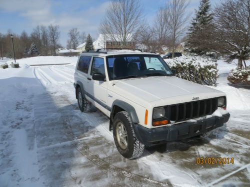 1997 jeep cherokee sport sport utility 2-door 4.0l 4x4 two door low miles!!clean