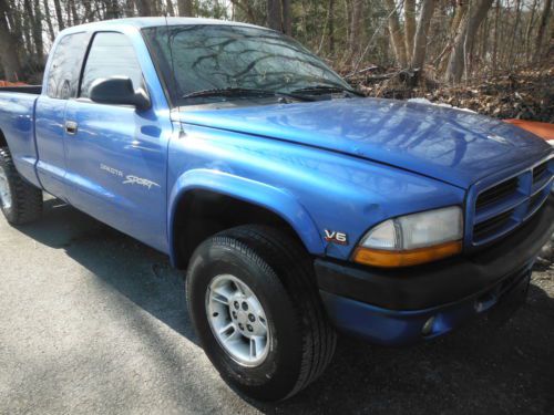 2000 dodge dakota sport extra cab 4x4 with airconditioning 3.9liter 6cylinder