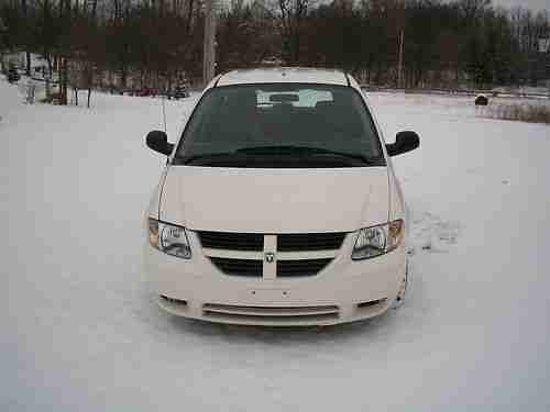2005 Dodge Grand Caravan Handi-cap Wheel chair van 4-Door 3.3L, image 3