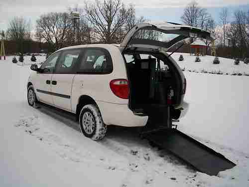 2005 Dodge Grand Caravan Handi-cap Wheel chair van 4-Door 3.3L, image 11