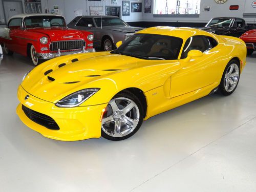 2013 srt viper ***all trades considered*** nav, back up camera,