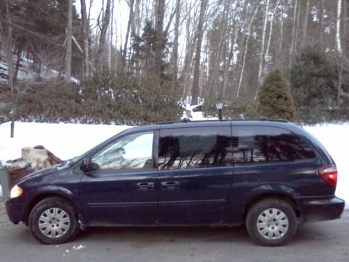 2005 chrysler town &amp; country lx mini passenger van 4-door 3.3l