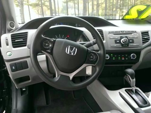 2012 Honda Civic LX Coupe 2-Door 1.8L/ 1 owner vehicle, image 3