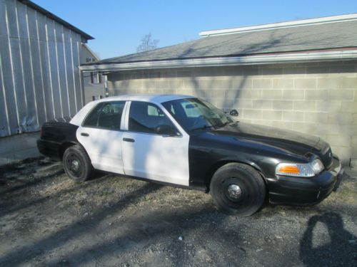 2003 ford crown victoria base sedan 4-door 4.6l