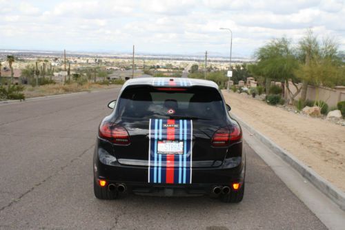 2012 Porsche Cayenne Turbo Sport Utility 4-Door 4.8L, image 4