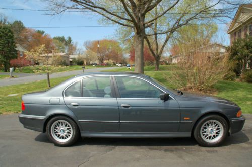 2000 bmw 528i - very clean and well maintained.