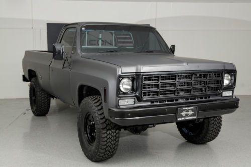 Silverado c30/4x4/1-ton/350 v8/4 speed trans/fully customized (fresh)/showtruck!