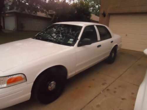 2006 ford crown victoria police interceptor sedan 4-door 4.6l 97k miles